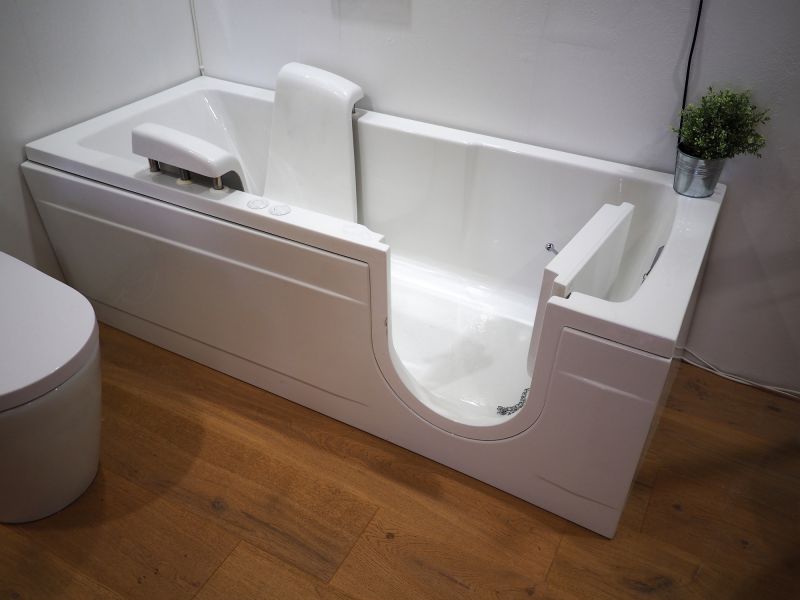 Modern Walk In Tubs